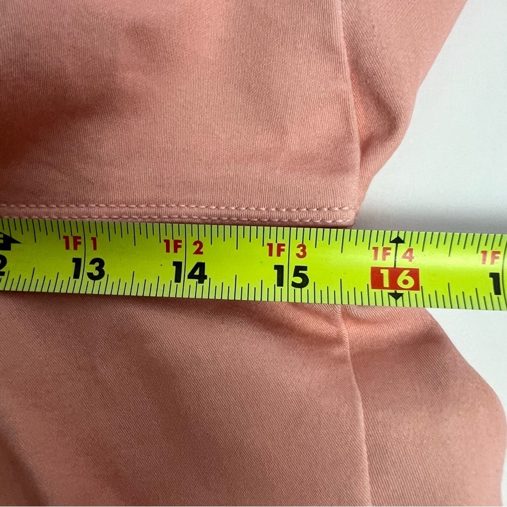 Liz Claiborne Women’s Bermuda Classic Pull On Shorts Sz 8 Peach Color Pockets - Picture 9 of 10